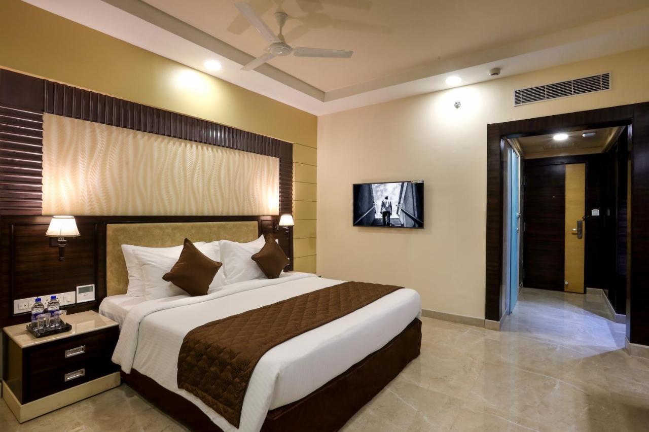 Hotel Aadithya Chennai Exterior photo