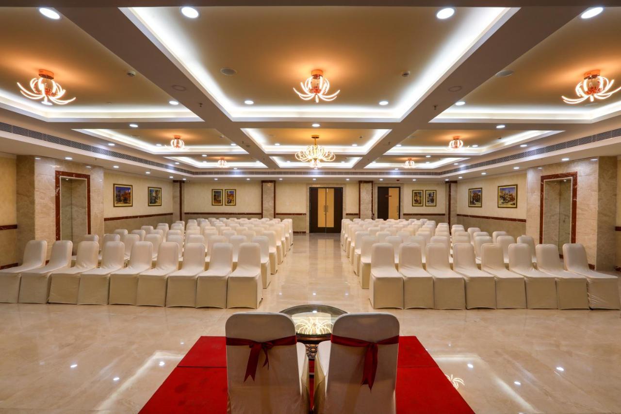 Hotel Aadithya Chennai Exterior photo