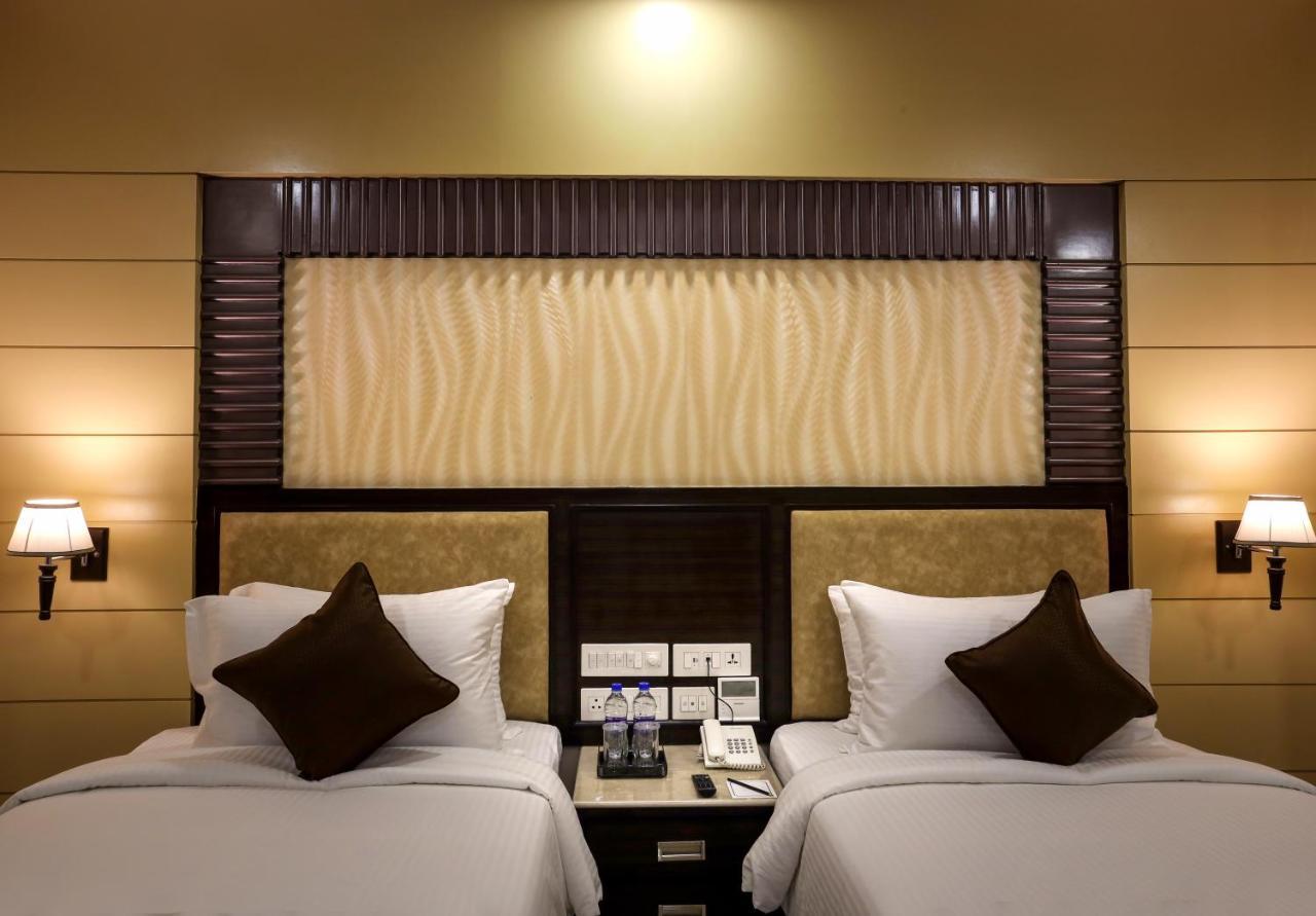 Hotel Aadithya Chennai Exterior photo